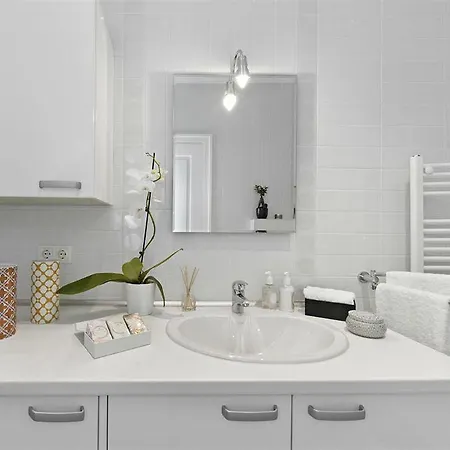 Apartment Nisque Properties Istanbul